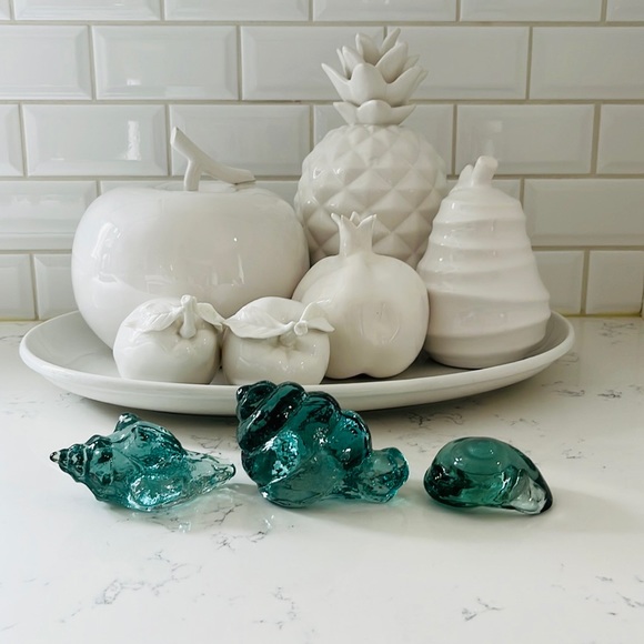 Pier 1 Green Seashell Recycled Glass Figurine - Picture 1 of 16